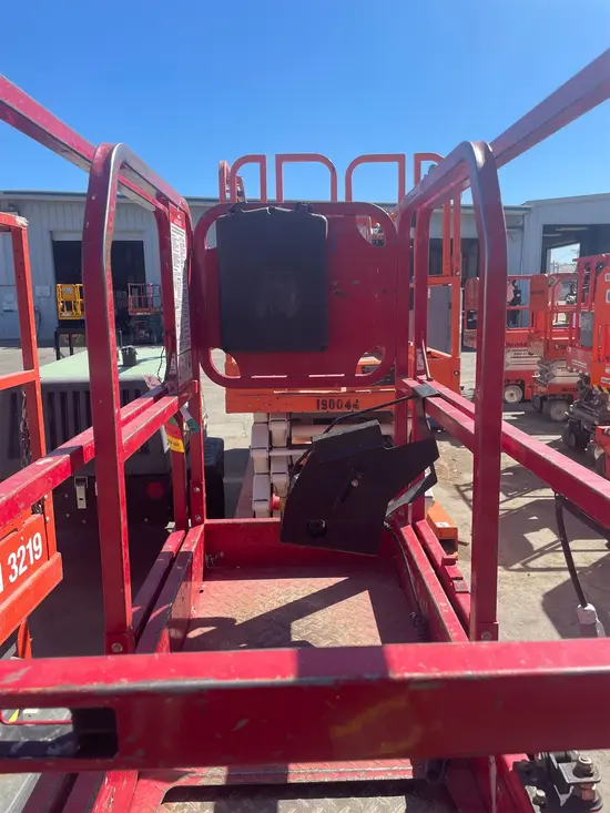 2018 MEC MICRO 19 Scissor Lift