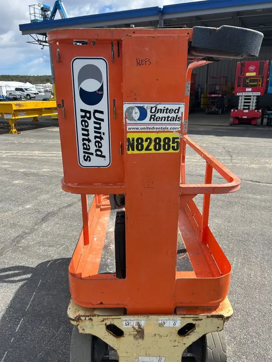 2014 JLG 1230ES Self-Propelled One-Person Lift