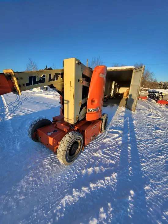 2012 JLG E300AJP Articulating Boom Lift