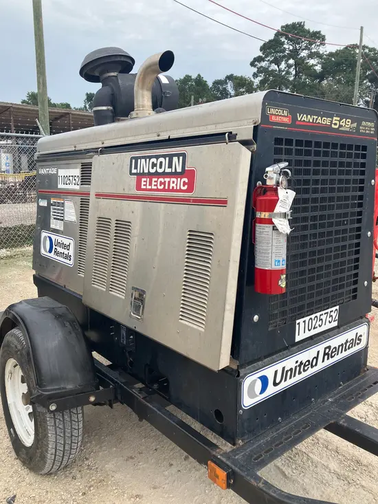 2019 Lincoln Electric VANTAGE 549 Welder