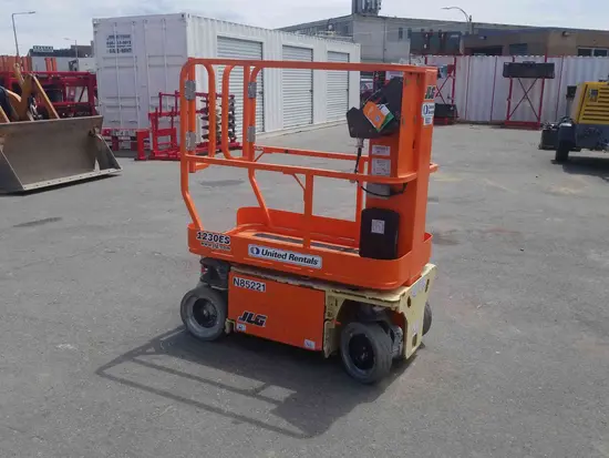 2014 JLG 1230ES Self-Propelled One-Person Lift