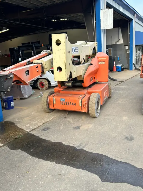 2014 JLG E400AJPN Articulating Boom Lift