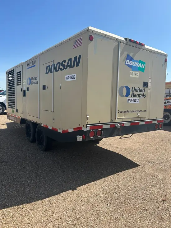 2019 Doosan XHP1170WCU-T4F Air Compressor