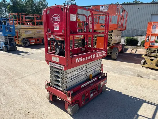 2018 MEC MICRO 19 Scissor Lift