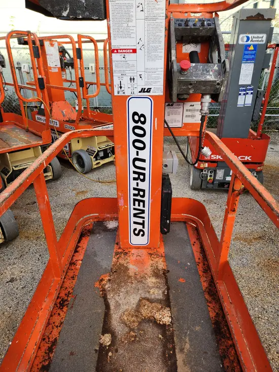 2019 JLG 1230ES Self-Propelled One-Person Lift