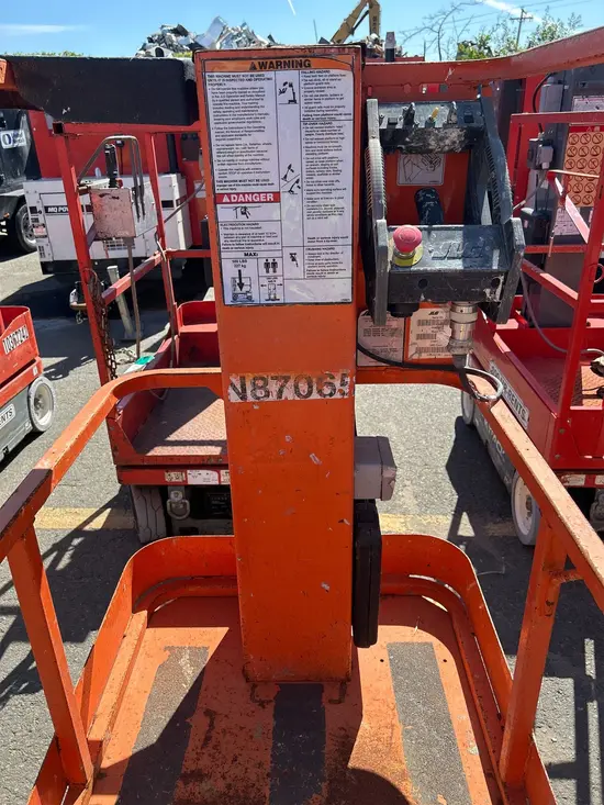 2014 JLG 1230ES Self-Propelled One-Person Lift