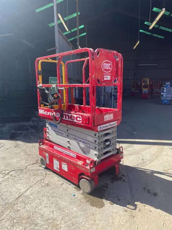 2018 MEC MICRO 19 Scissor Lift