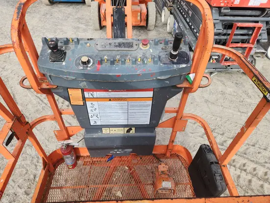 2014 JLG E400AJPN Articulating Boom Lift