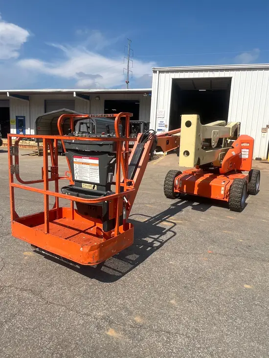 2016 JLG E450AJ Articulating Boom Lift