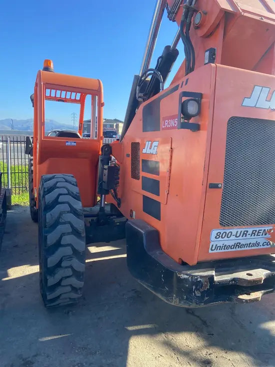 2017 SKYTRAK 10054 Forklift