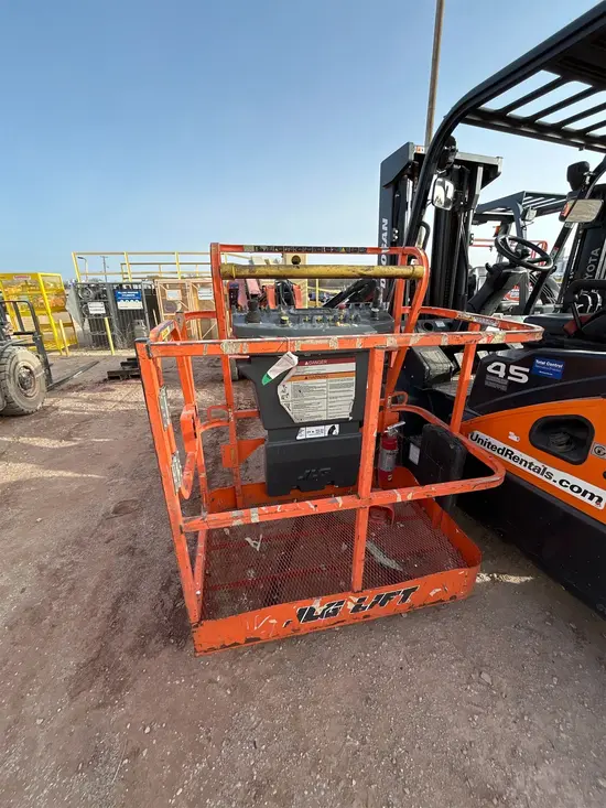 2016 JLG E400AJPN Articulating Boom Lift