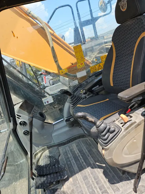 2019 John Deere 250G Excavator