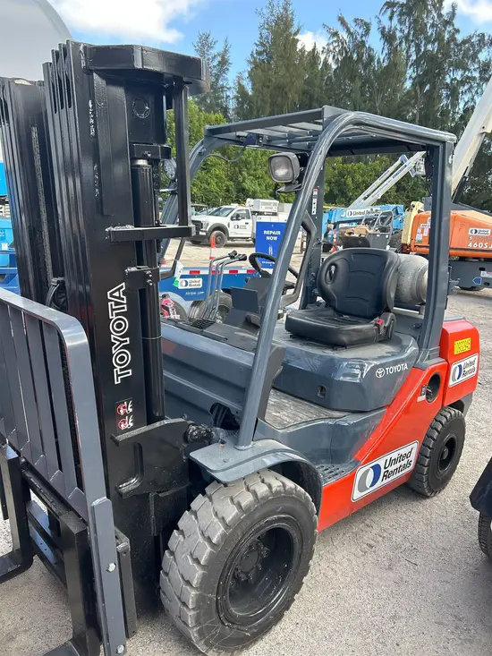 2019 Toyota 8FGU30 Warehouse Forklift