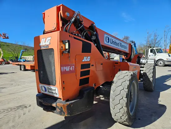 2017 SKYTRAK 8042 Forklift