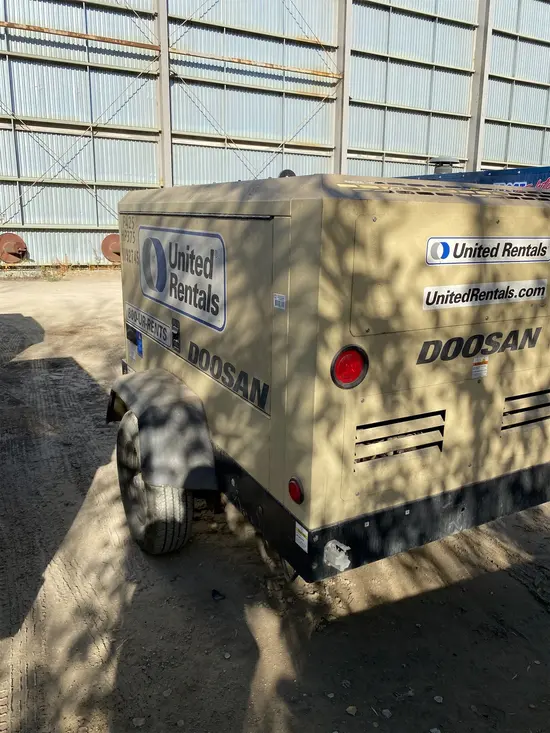 2021 Doosan P425/HP375WCU Air Compressor