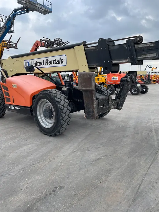 2016 JLG 1055 Forklift