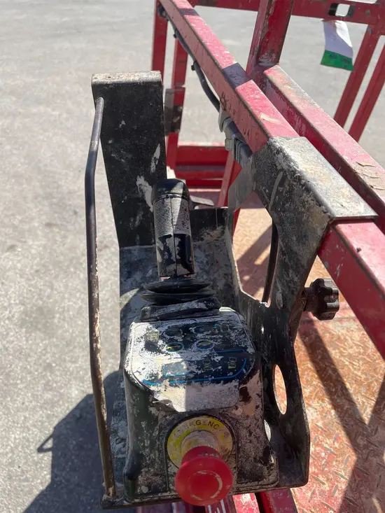 2018 MEC MICRO 19 Scissor Lift