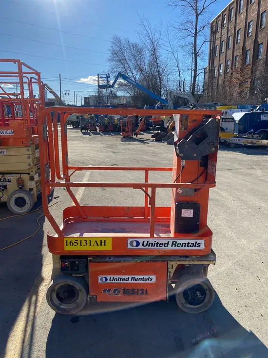 2016 JLG 1230ES Self-Propelled One-Person Lift