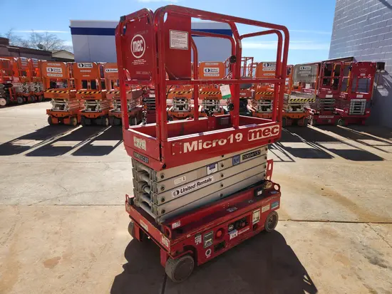 2017 MEC MICRO 19 Scissor Lift