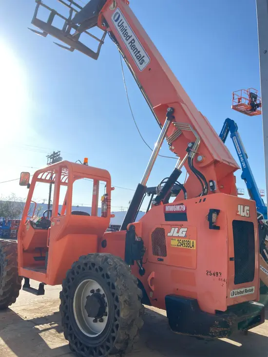 2015 SKYTRAK 6042 Forklift