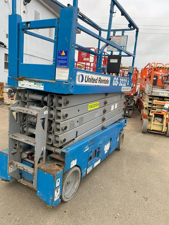 2017 Genie GS-3232 Scissor Lift