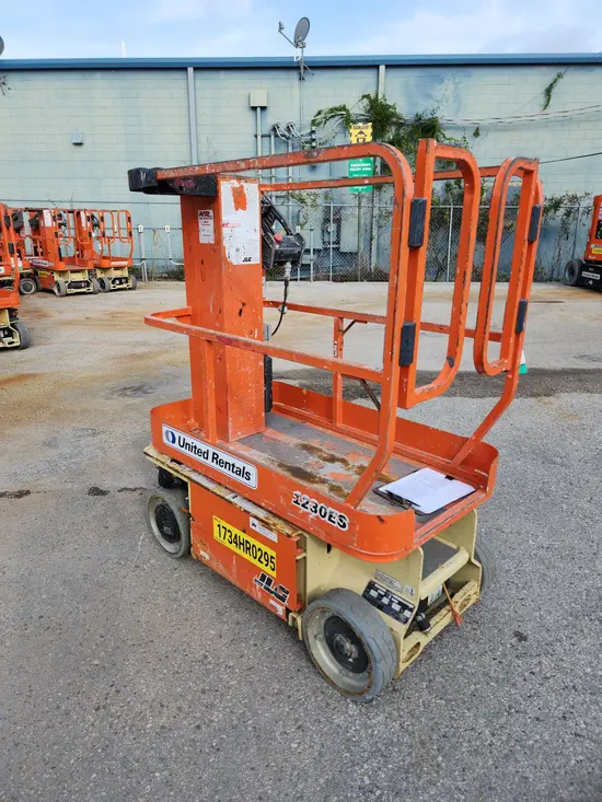 2019 JLG 1230ES Self-Propelled One-Person Lift