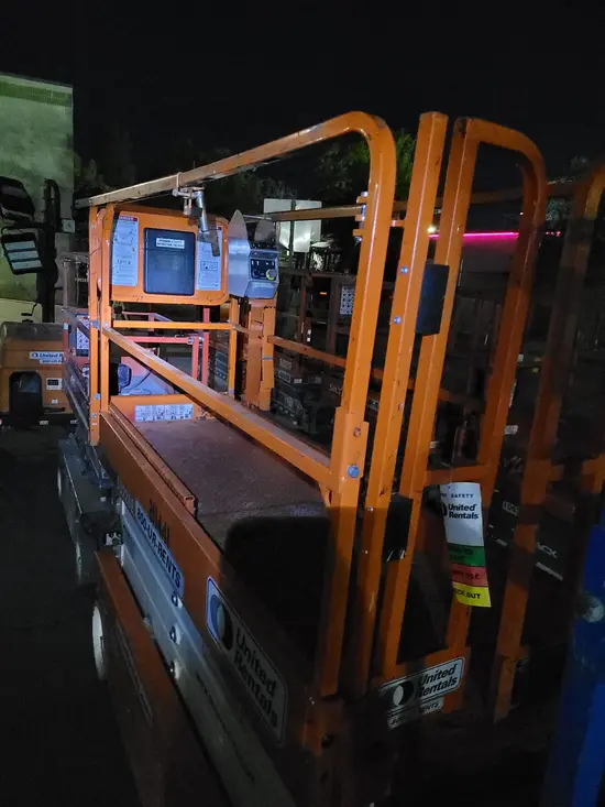 2018 Snorkel S3226E Scissor Lift