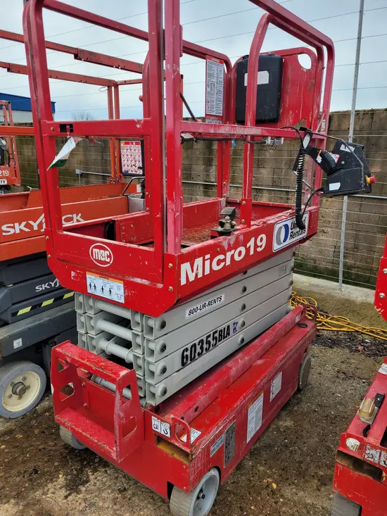 2018 MEC MICRO 19 Scissor Lift