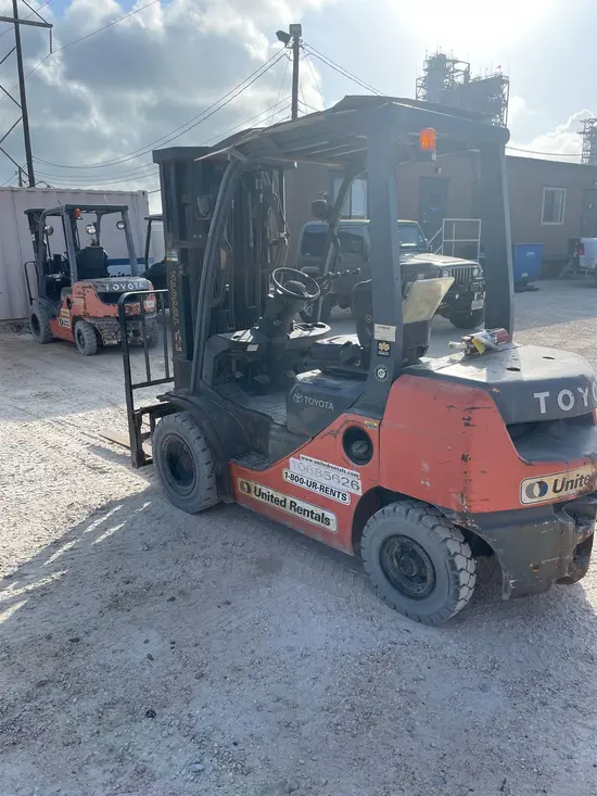 2017 Toyota 8FDU25 Warehouse Forklift
