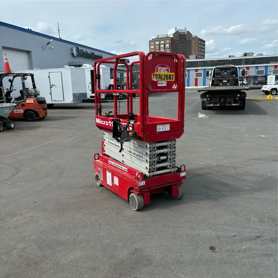 2018 MEC MICRO 19 Scissor Lift