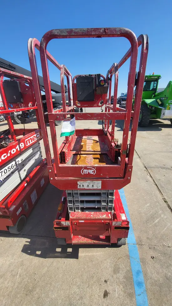 2018 MEC MICRO 19 Scissor Lift