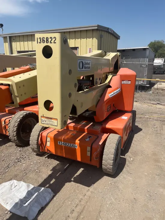 2014 JLG E400AJPN Articulating Boom Lift