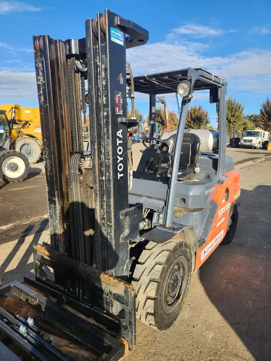 2018 Toyota 8FG35U Warehouse Forklift