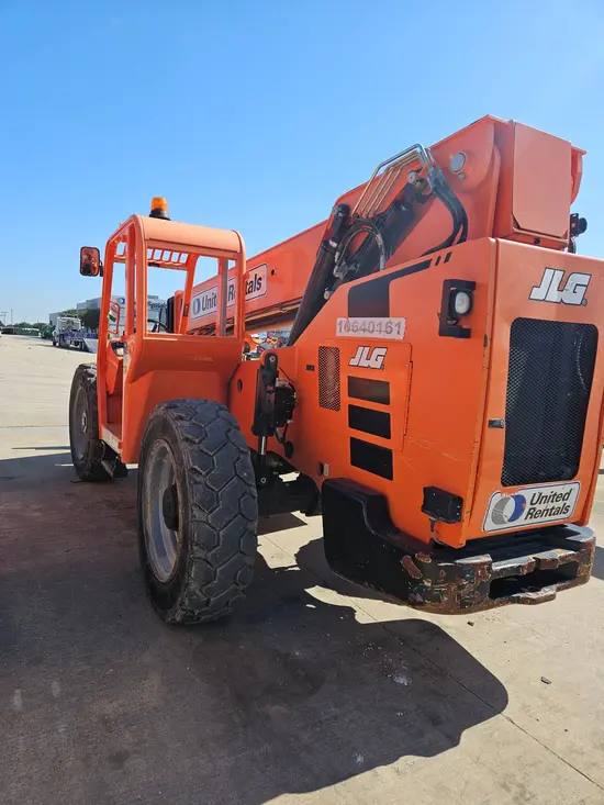 2017 SKYTRAK 8042 Forklift