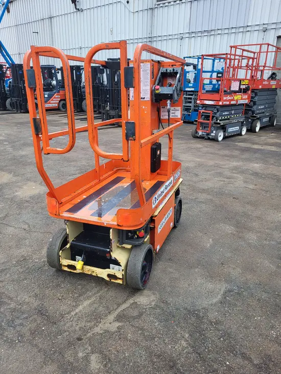 2014 JLG 1230ES Self-Propelled One-Person Lift