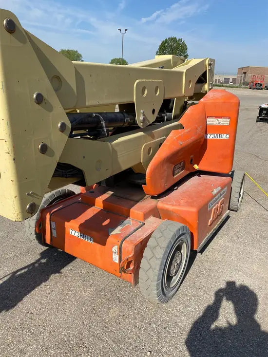 2012 JLG E400AJPN Articulating Boom Lift