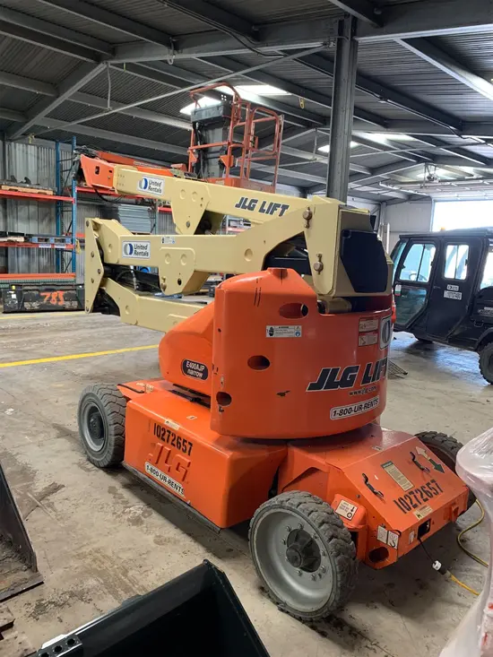 2014 JLG E400AJPN Articulating Boom Lift
