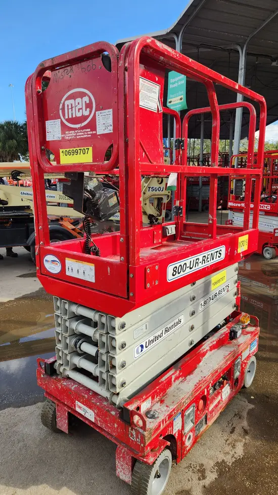2017 MEC MICRO 19 Scissor Lift