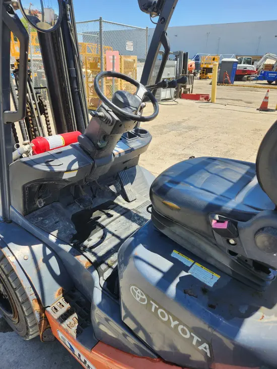 2017 Toyota 8FDU30 Warehouse Forklift