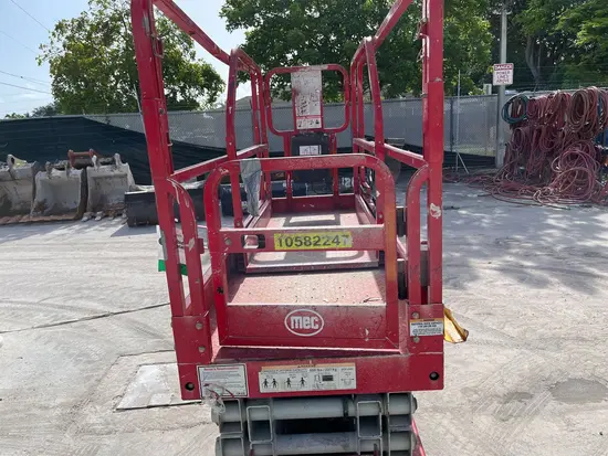 2017 MEC 2632SE Scissor Lift
