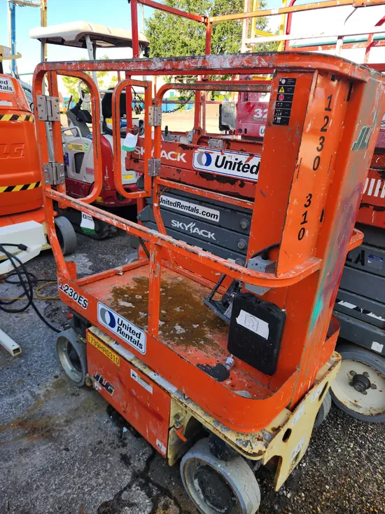 2019 JLG 1230ES Self-Propelled One-Person Lift