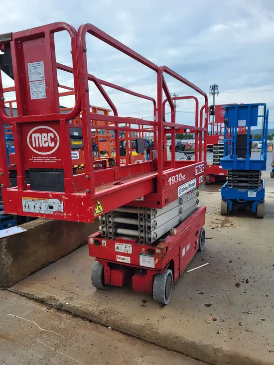 2017 MEC 1930SE Scissor Lift