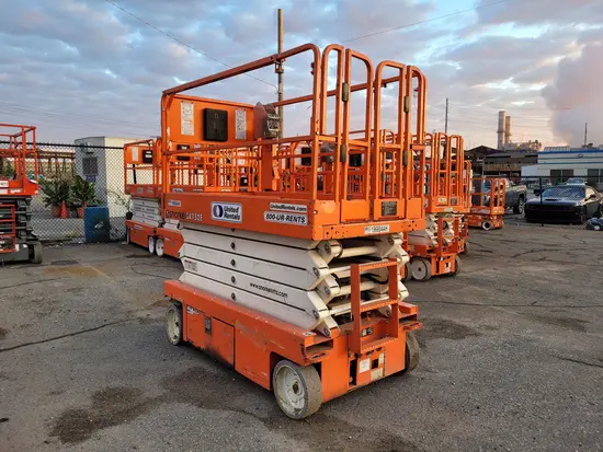 2017 Snorkel S4732E Scissor Lift