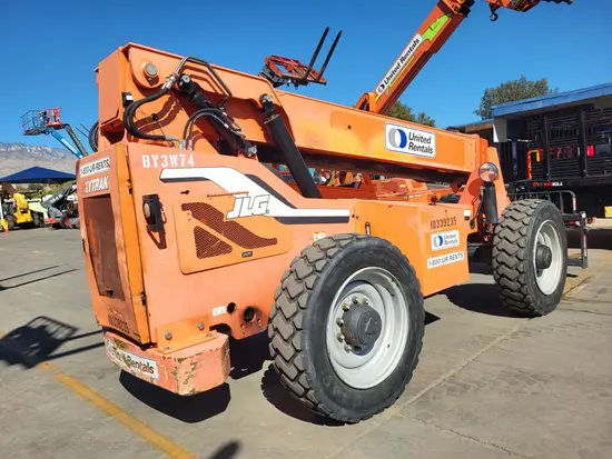 2015 SKYTRAK 6042 Forklift