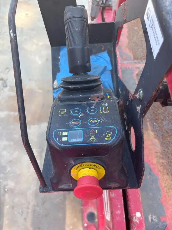2018 MEC MICRO 19 Scissor Lift