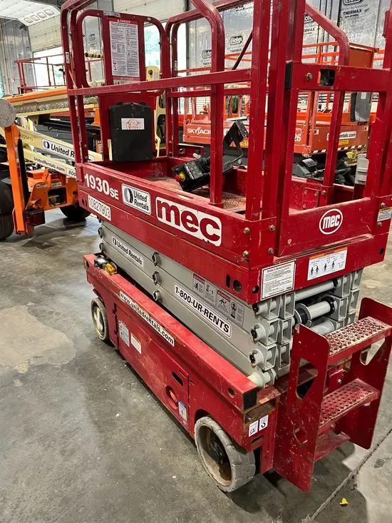 2018 MEC MICRO 19 Scissor Lift