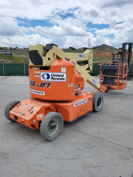 2013 JLG E400AN Articulating Boom Lift