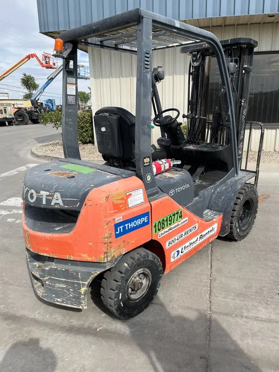 2018 Toyota 8FDU25 Warehouse Forklift