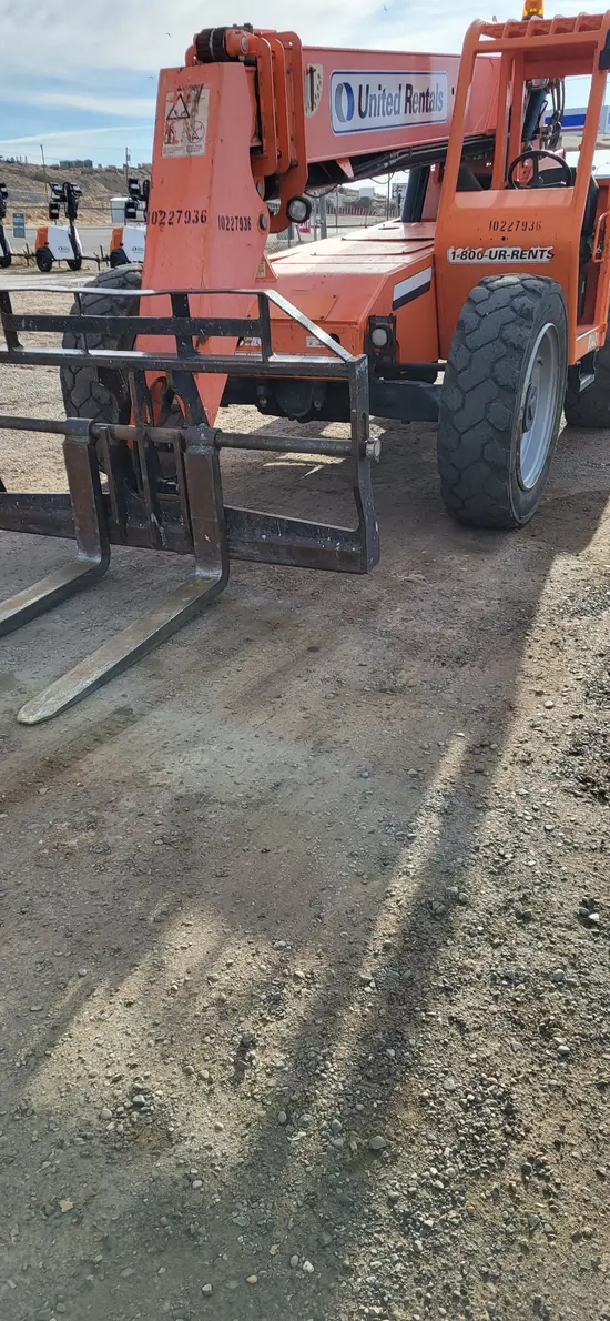 2014 SKYTRAK 6042 Forklift