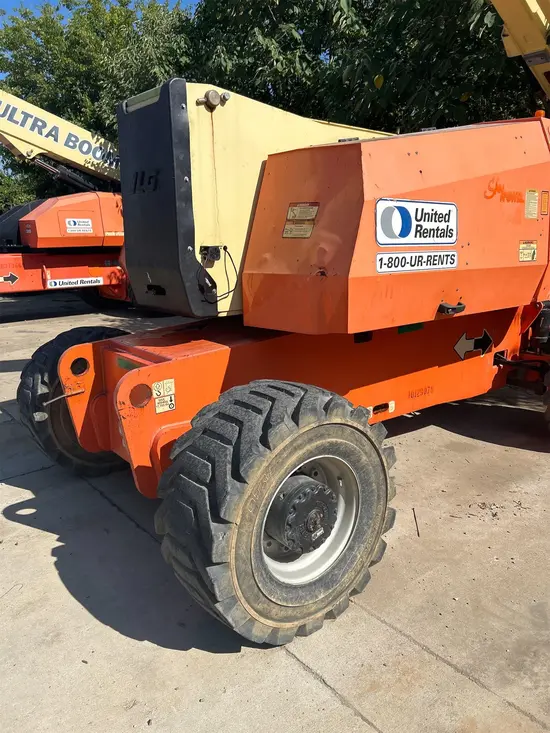 2013 JLG 800AJ Articulating Boom Lift